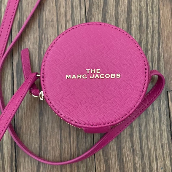 MARC JACOBS Spot Hot Pink Round Crossbody Bag New Unworn - Picture 2 of 3